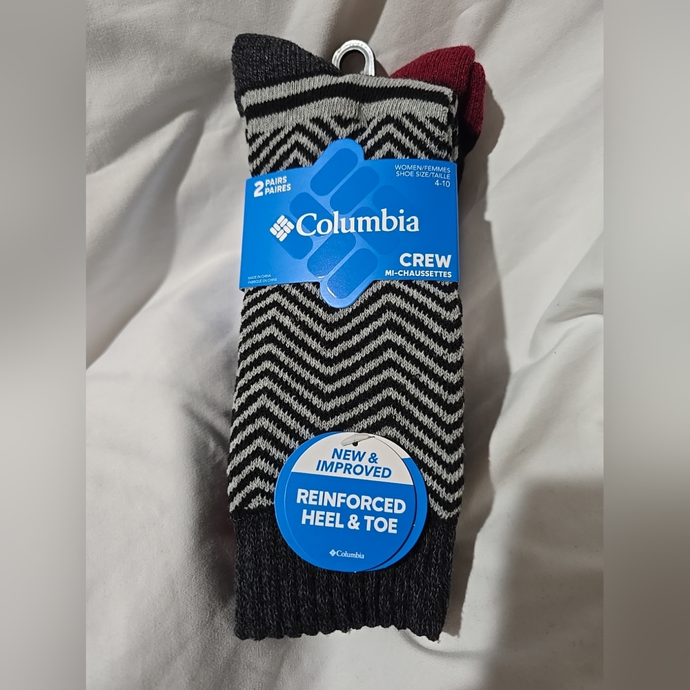 NWT Columbia 2 Pairs Gray Black Red Cushioned Reinforced Heel Toe Socks Women OS